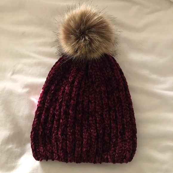 New! ❄️ Chenille Pom Pom Beanie ❄️ - Picture 2 of 3